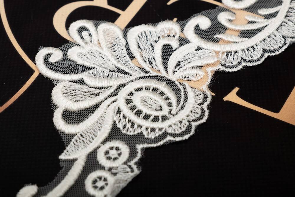 Plain lace 2000000308395 image from the Inter Tex catalogue for bridal fabrics, lace, appliques and B2B atelier orders.